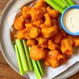 Buffalo Cauliflower Bites with Blue Cheeze Sauce