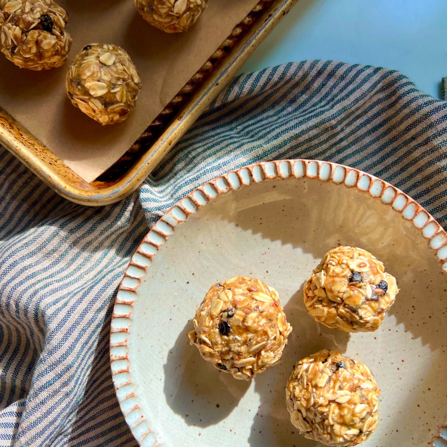 No Bake Oatmeal Energy Bites