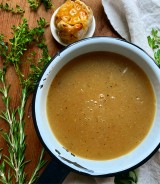 Roasted Garlic and Herb Gravy