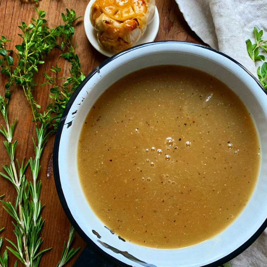 Roasted Garlic and Herb Gravy