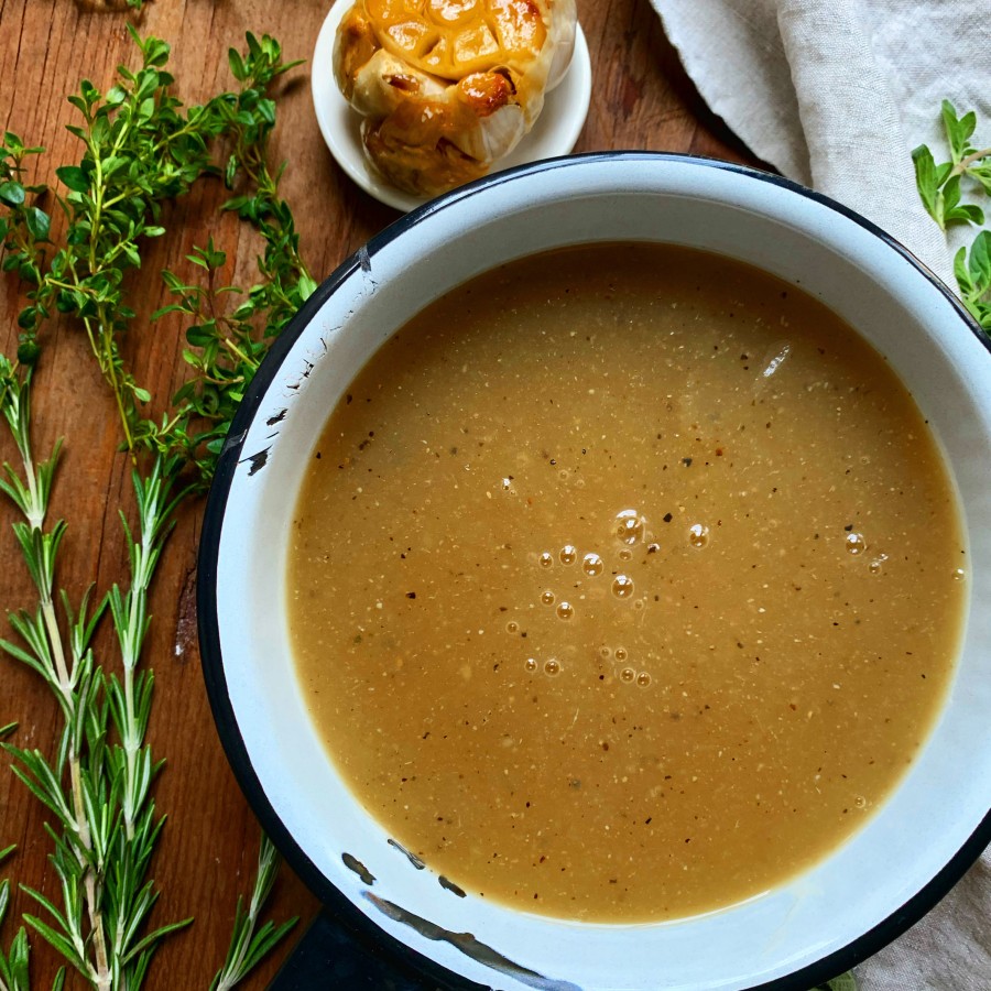 Roasted Garlic and Herb Gravy