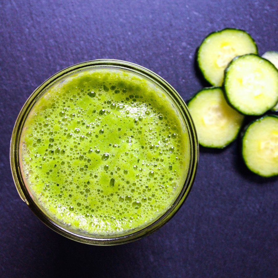 Greens Smoothie with Almond Milk