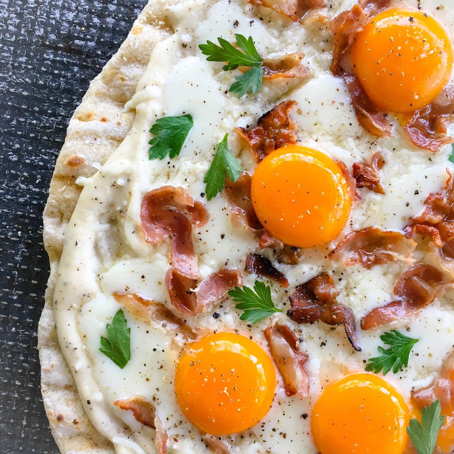 Grilled Pizza Carbonara