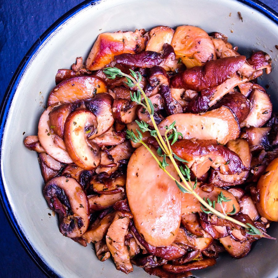 Mixed Mushrooms with Thyme and White Wine