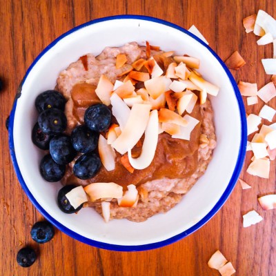 Almond Milk Oatmeal with Date 